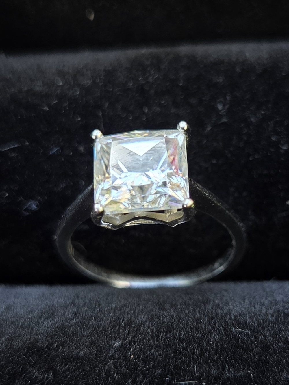 10k Moissanite Ring size 4.5